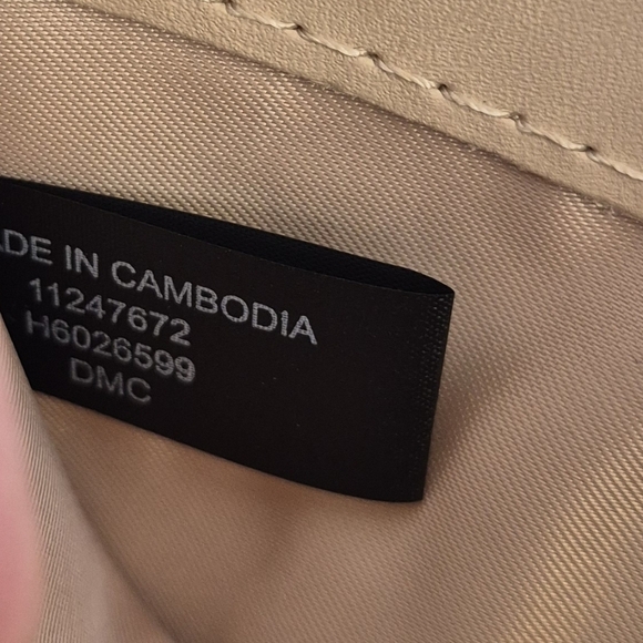 Guess Abree Medium Zip Around Wallet - Picture 8 of 8